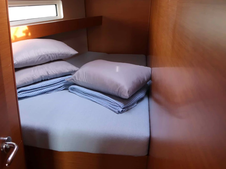 Jeanneau Sun Odyssey 440 charter bareboat or skippered in  Lefkáda