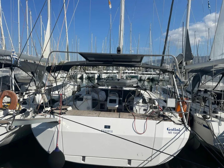 Hire Sailboat with or without skipper Bavaria Alimos