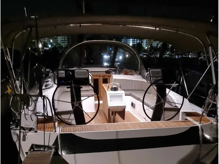 Yacht charter Skiathos - Bavaria Bavaria Cruiser 51 (5 cab.) on SamBoat