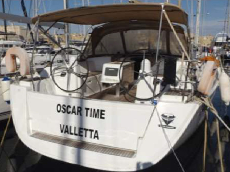 Yacht hire Kalkara cheap Dufour 450 GL (4 cab.)