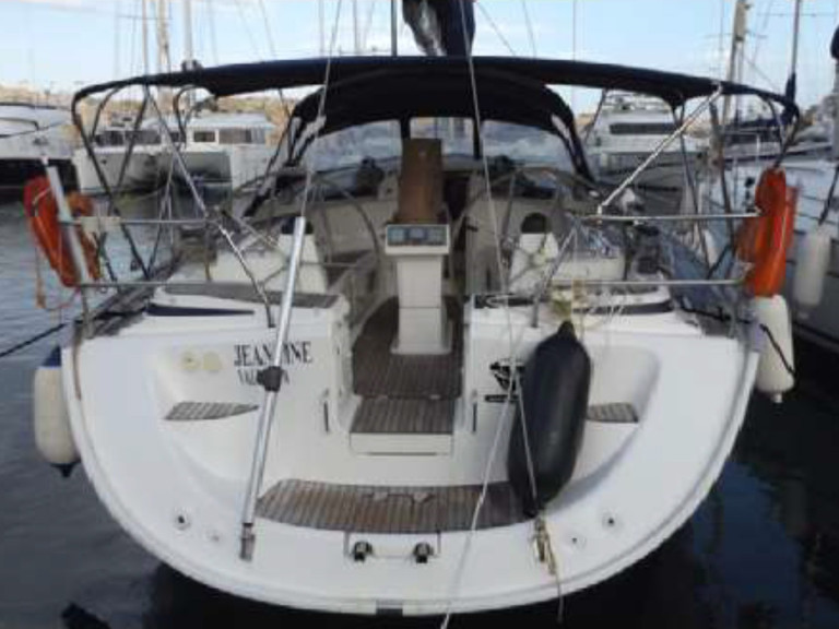 Sailboat to hire Kalkara at the best price