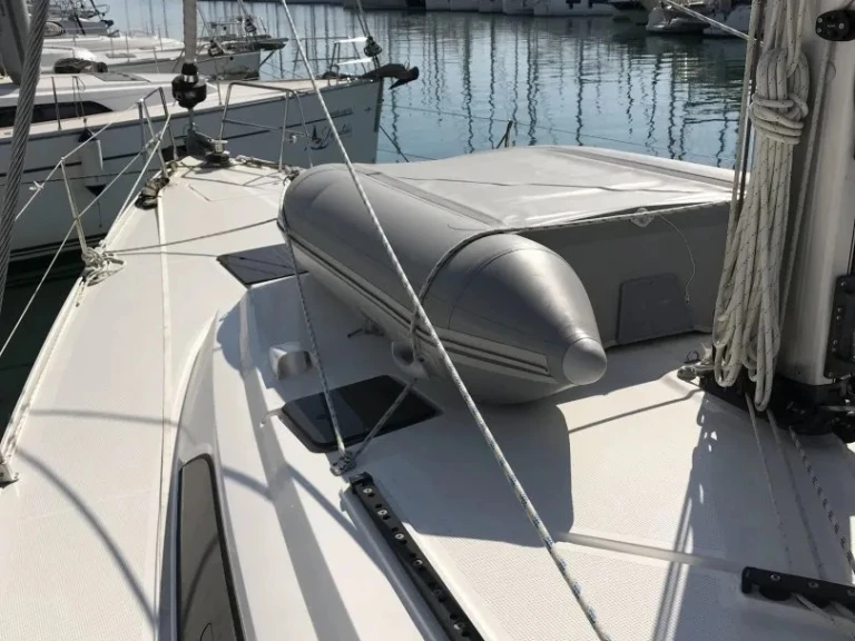 Hire Sailboat Bavaria with a boat licence
