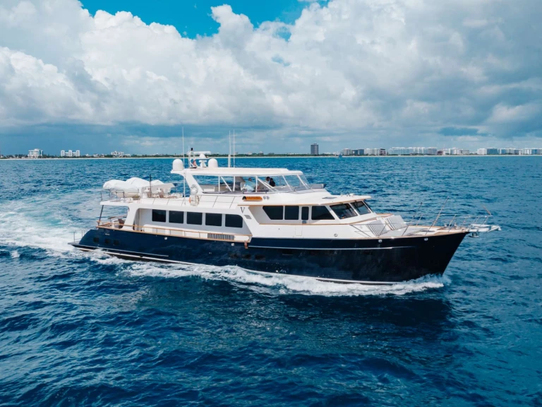 Hire Luxury Yacht with or without skipper Marlow Miami