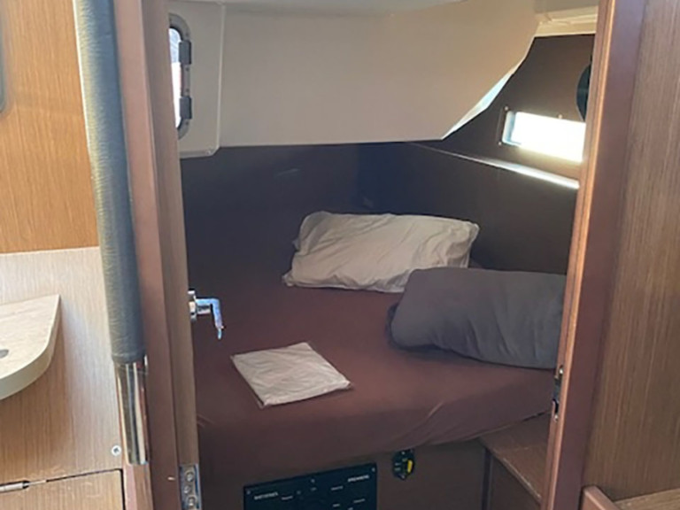 Yacht charter Bormes-les-Mimosas - Bénéteau Oceanis 40.1 on SamBoat