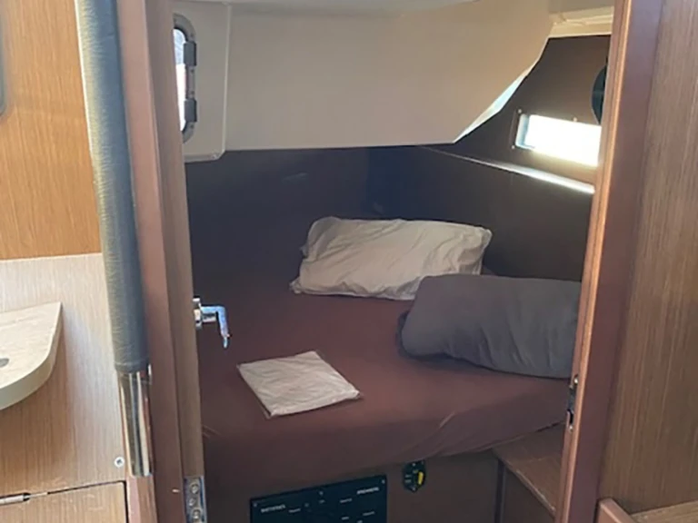 Yacht charter Bormes-les-Mimosas - Bénéteau Oceanis 40.1 on SamBoat