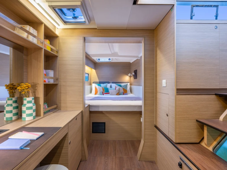 Hire Catamaran Lagoon with a boat licence