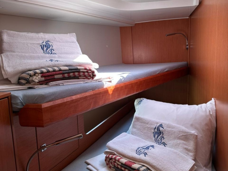 Yacht hire Alimos cheap Bavaria C45 Holiday