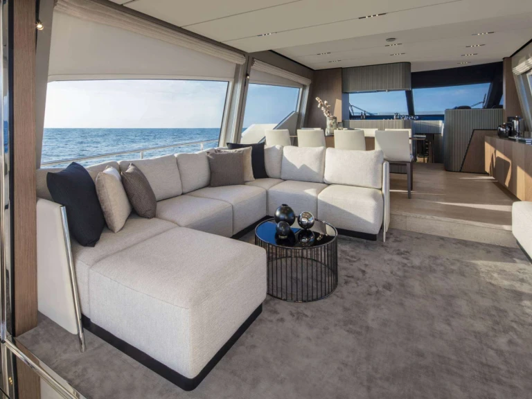 Hire Luxury Yacht Ferretti with a boat licence
