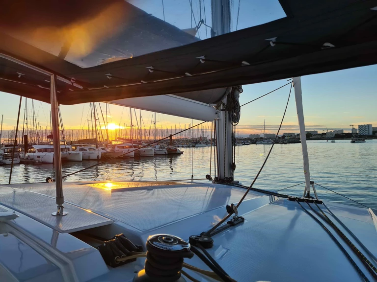 Catamaran to hire Lefkáda at the best price