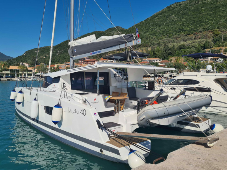 Yacht hire Lefkáda cheap Lucia 40 (4 cab.)