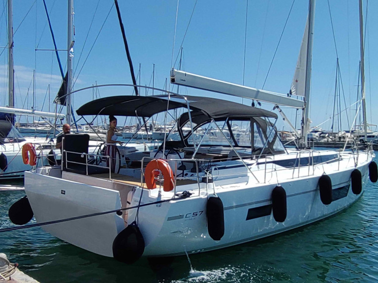 Hire Sailboat Bavaria with a boat licence