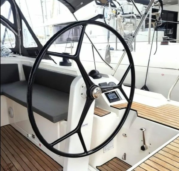 Yacht charter Lefkáda - Bavaria Bavaria C42 (3 cab.) on SamBoat