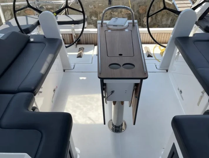 Yacht hire Alimos cheap Bavaria C42 (3 cab.)