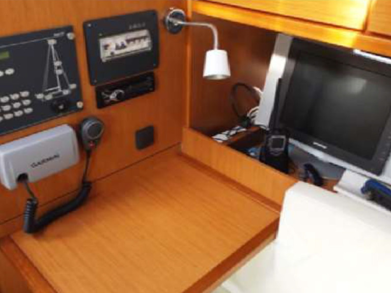 Hire Sailboat Bavaria with a boat licence