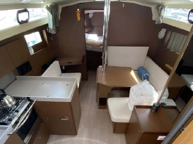 Yacht hire Lefkáda cheap Oceanis 41.1 (3 cab.)