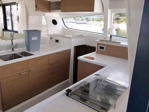 Hire a Bali Bali 4.2 (5 cab.) Bormes-les-Mimosas