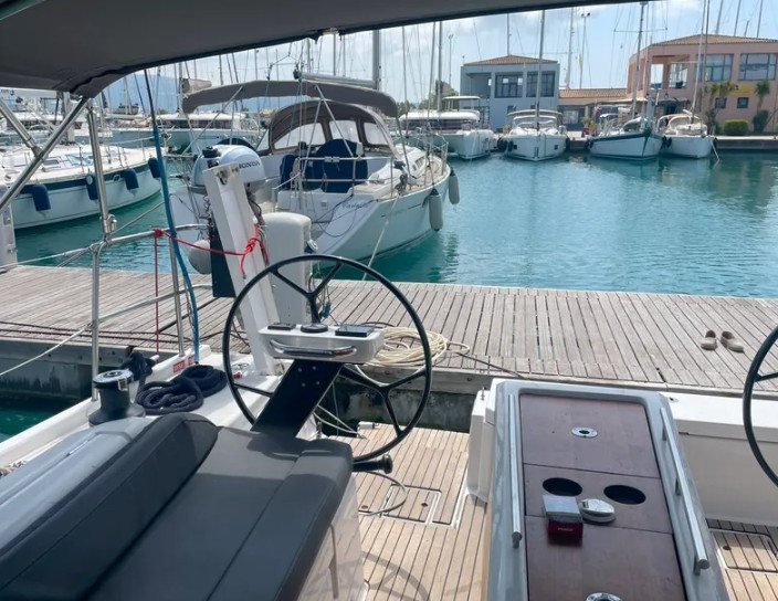 Hire Sailboat Dufour with a boat licence