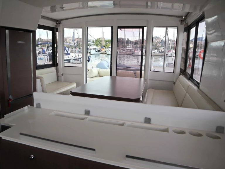 Charter a Bali Bali 4.1 in Paros (Island) on Samboat