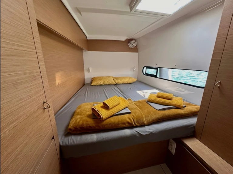 Catamaran hire in Lefkáda - Excess Excess 11 (6 cab.)