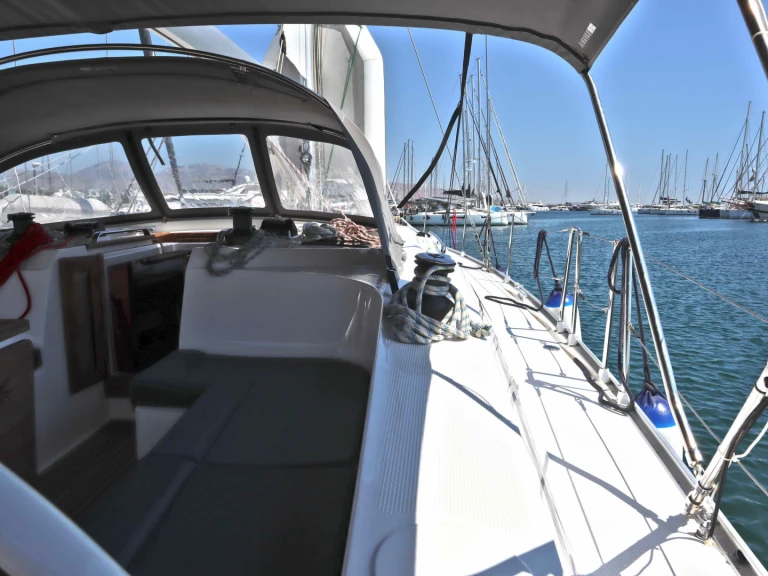 Charter a Bavaria Cruiser 46 in Alimos on Samboat