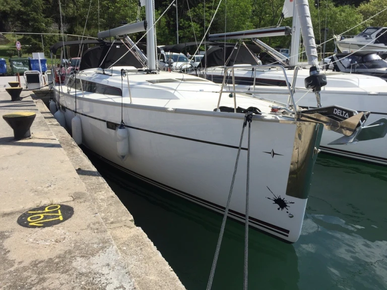 Hire Sailboat Bavaria with a boat licence