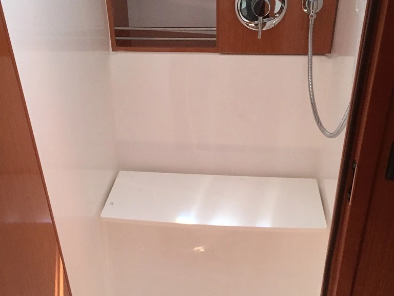 Hire a Bavaria Cruiser 46 Skiathos