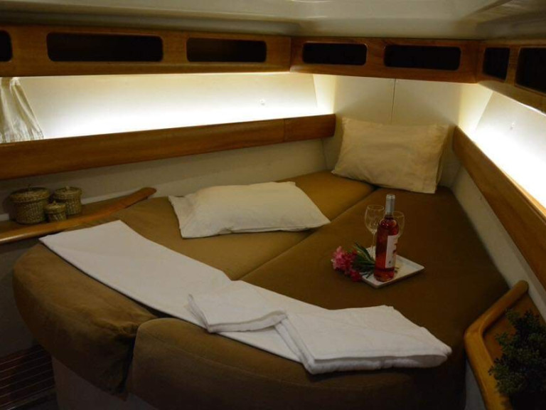 Yacht hire Ávdira cheap Bavaria 46 Cruiser (4 cab.)