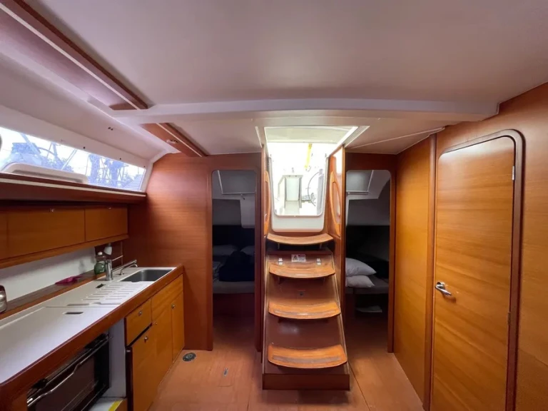 Hire Sailboat with or without skipper Dufour Alimos