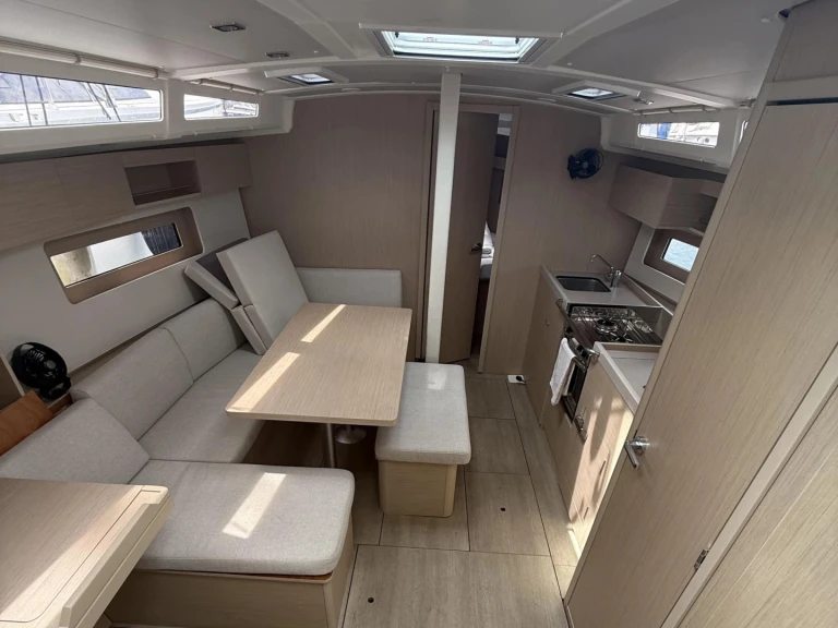 Bénéteau Oceanis 37.1 (3 cab.) charter bareboat or skippered in  Lefkáda