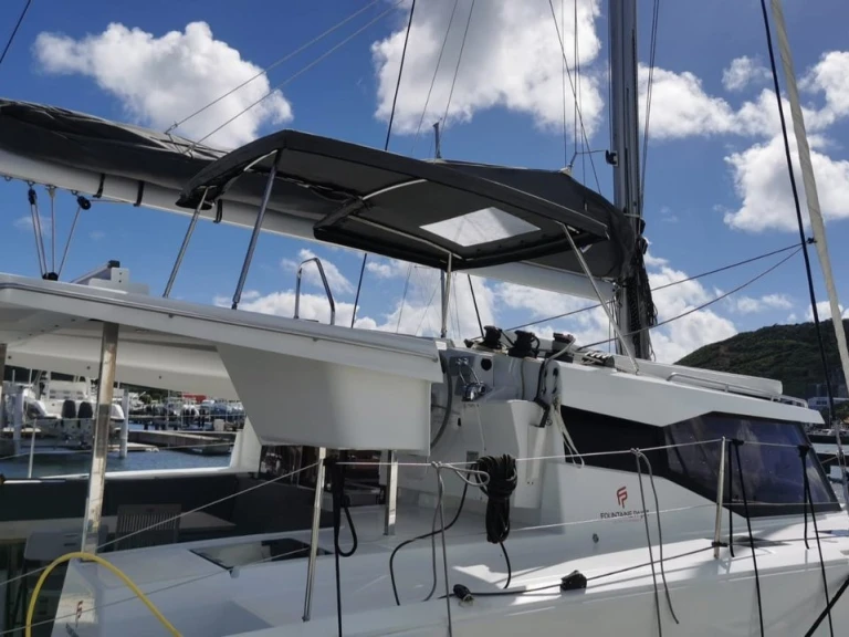 Hire Catamaran Fountaine Pajot with a boat licence