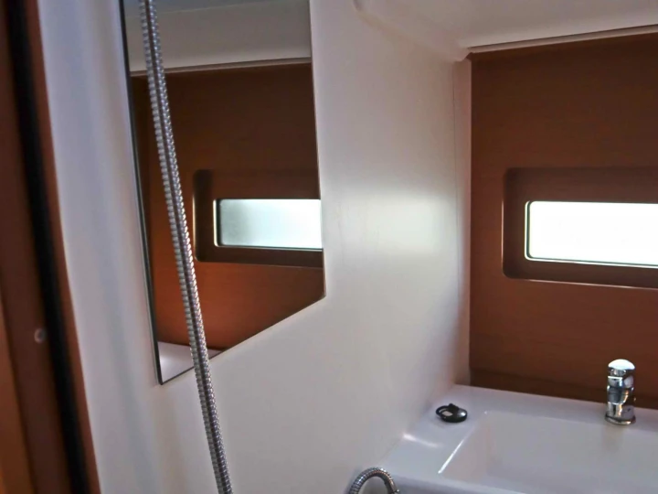 Hire Sailboat with or without skipper Jeanneau Néa Péramos