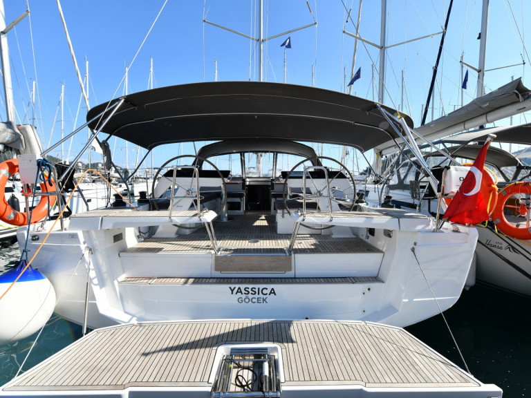 Sailboat to hire Göcek at the best price