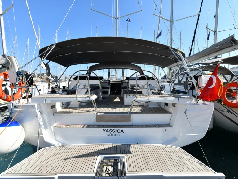 Sailboat to hire Göcek at the best price