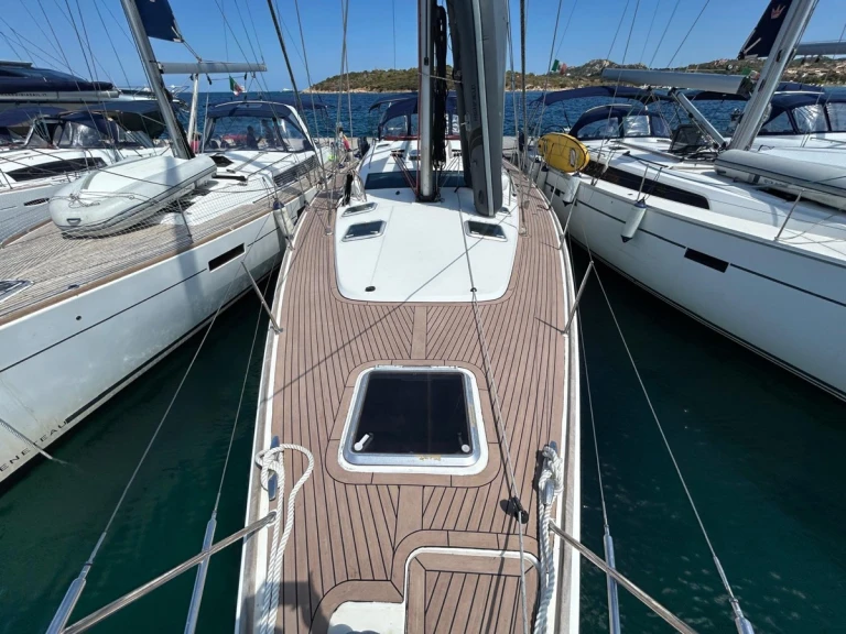 Hire a Jeanneau Sun Odyssey 54 DS Cugnana Verde