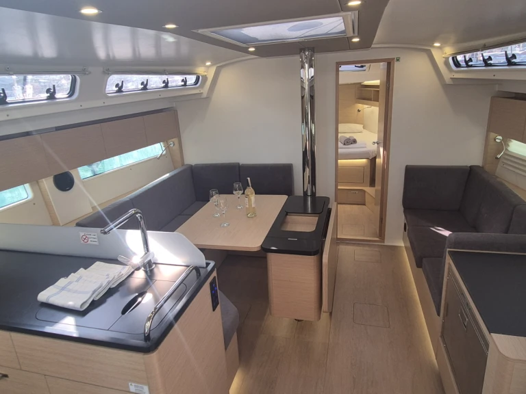 Sailboat to hire Göcek at the best price