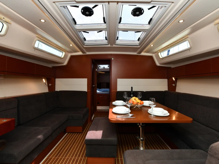 Hire Sailboat Hanse with a boat licence