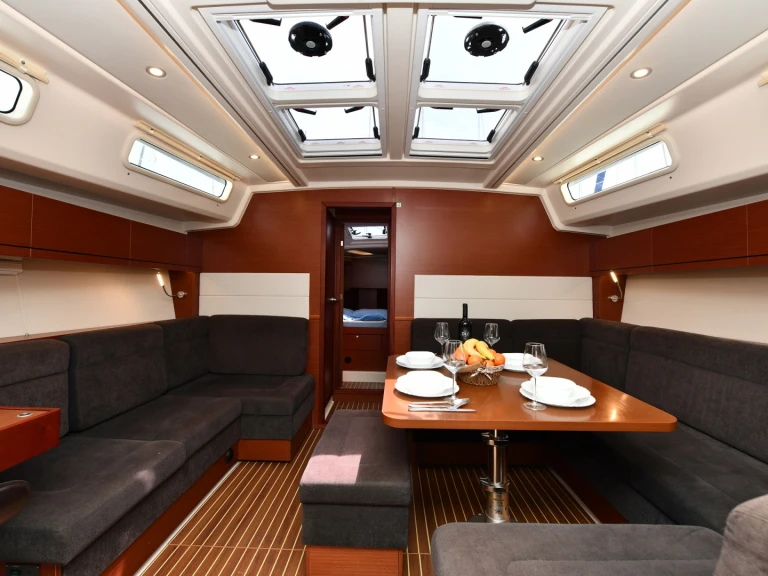 Sailboat to hire Göcek at the best price