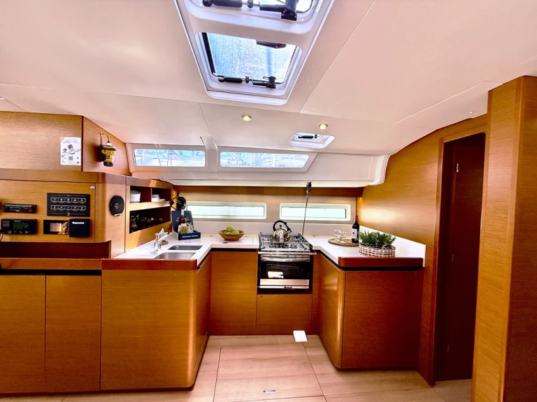 Hire Sailboat with or without skipper Jeanneau Néa Péramos