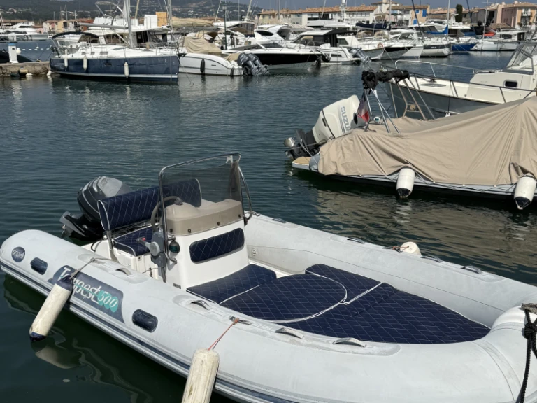Charter a Capelli Tempest 500 in Port Grimaud on Samboat