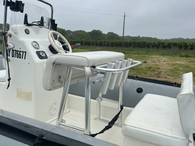 Hire RIB Zodiac with a boat licence