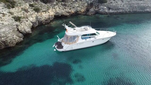 Yacht hire Bonifacio cheap Prestige 42