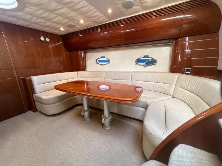 Hire a Princess Princess V50 Golfe-Juan