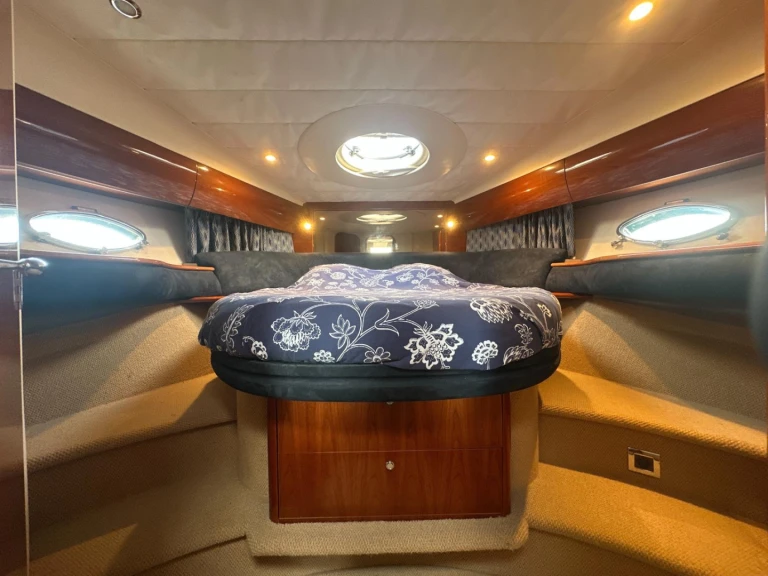 Yacht hire Golfe-Juan cheap Princess V50