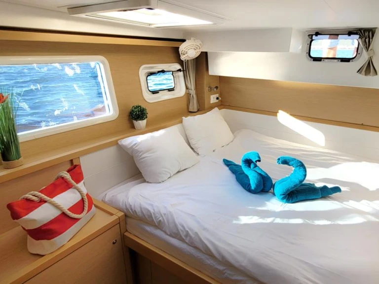 Catamaran hire in Dubrovnik - Lagoon Lagoon 39