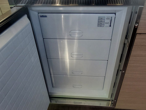 Hire Catamaran Lagoon with a boat licence