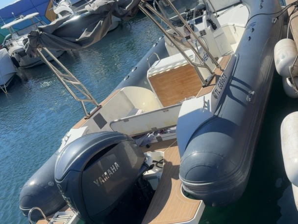 RIB hire in Fréjus - Capelli Tempest 775 Open
