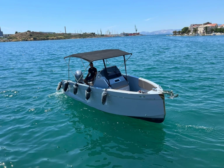 Hire RIB with or without skipper Moonday Adámas
