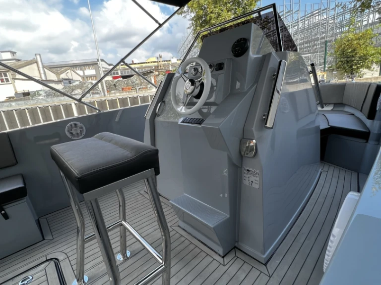 Hire RIB Moonday with a boat licence