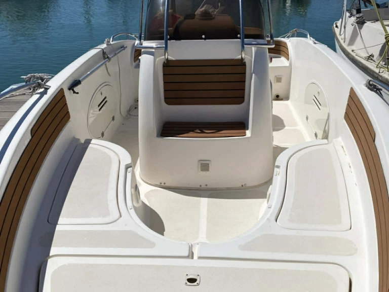 Yacht hire Sainte-Marie-la-Mer cheap Mano Marine 19 Sport Fish