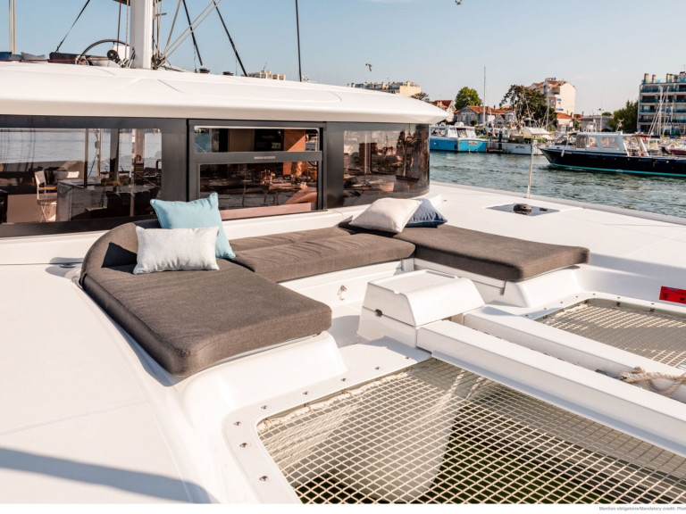 Yacht hire Cugnana Verde cheap Lagoon 46